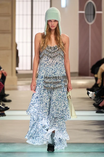 Look 27